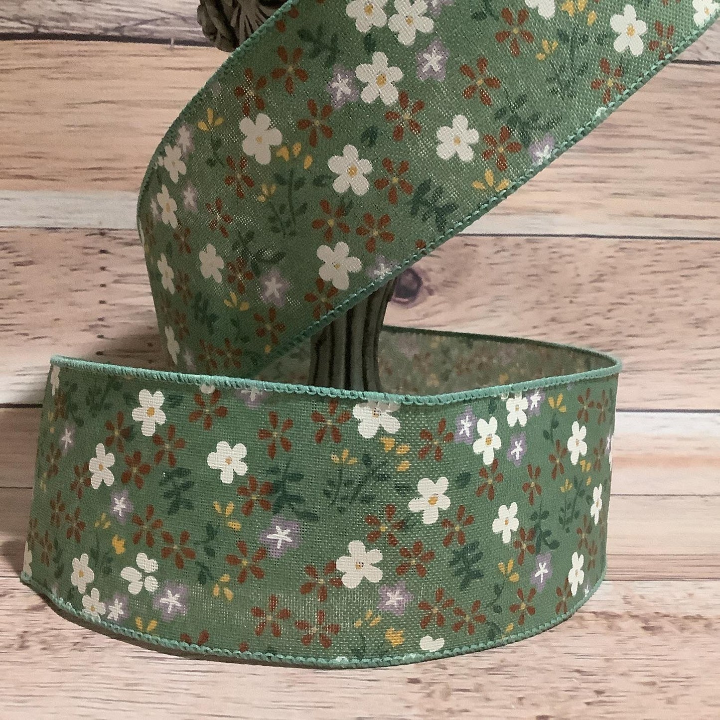 2.5" x 5 Yards - Green Floral Wired Ribbon - Small Wildflowers - Spring Flowers - Ribbon For Bows, Wreaths And Home Decor